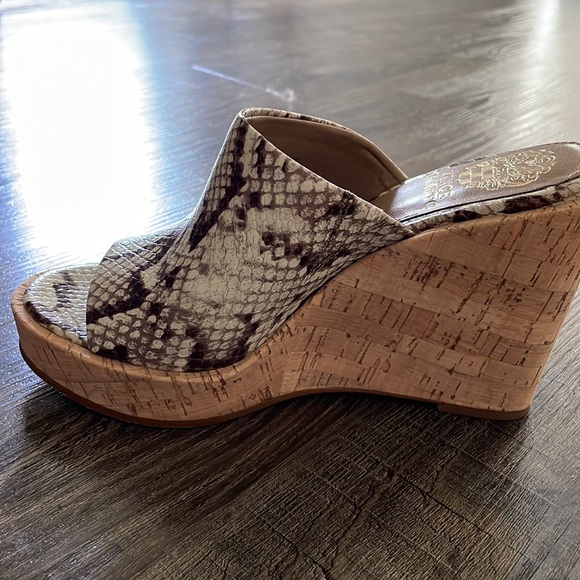 Vince Camuto Chaisen Platform Wedge Mule - Picture 5 of 8